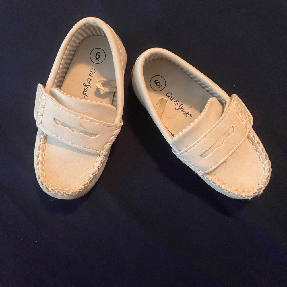 Cat & Jack Cream Colored Dress Shoes Slip-On Loafers